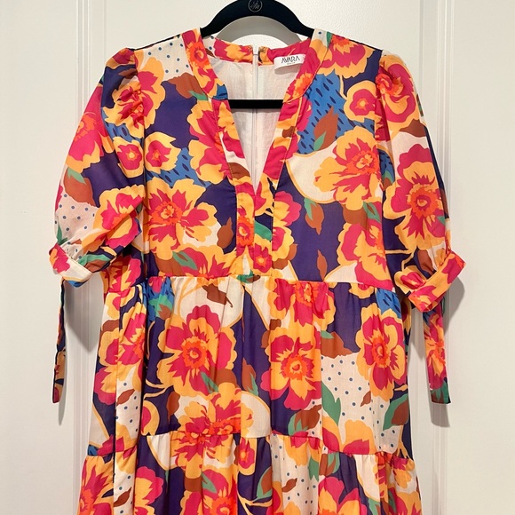 NWOT Avara Floral Polkadot Tiered Maxi Dress Short Sleeve with Tie Sz. Medium - Picture 3 of 11